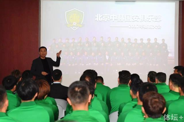 强行把娇妻让给别人弄
